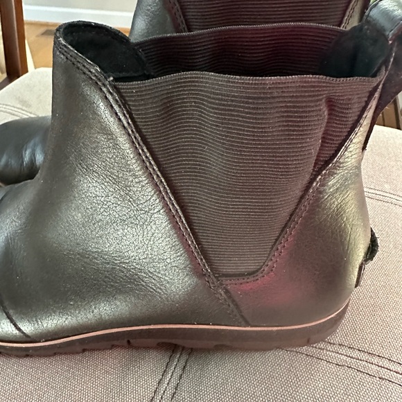 SOREL Black Harlow Waterproof Chelsea Boots - Picture 2 of 8